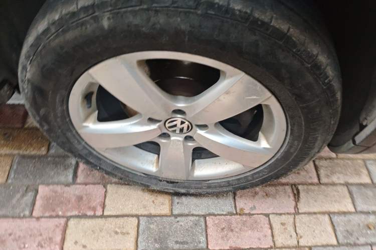 Used Volkswagen Tiguan 2013 1.8 TSI Automatic Two-Wheel Drive Comfort Edition Right Front Wheel Hub