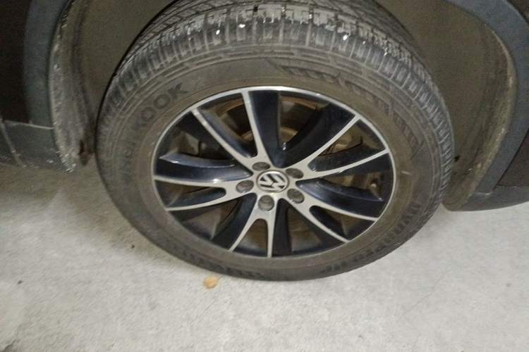 Used Volkswagen Tiguan 2013 1.8TSI Automatic Two-Wheel Drive Luxury Model Right Front Wheel Hub