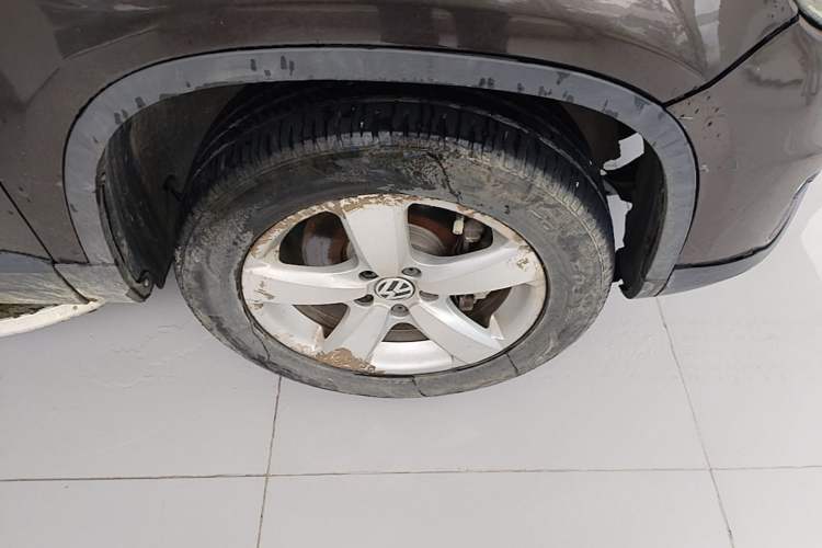 Used Volkswagen Tiguan 2013 1.8 TSI Automatic Two-Wheel Drive Comfort Edition Right Front Wheel Hub