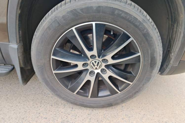 Used Volkswagen Tiguan 2013 1.8TSI Automatic Two-Wheel Drive Luxury Model Right Front Wheel Hub