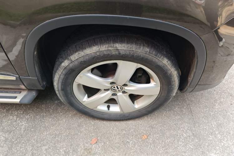 Used Volkswagen Tiguan 2013 1.8 TSI Automatic Two-Wheel Drive Comfort Edition Right Front Wheel Hub