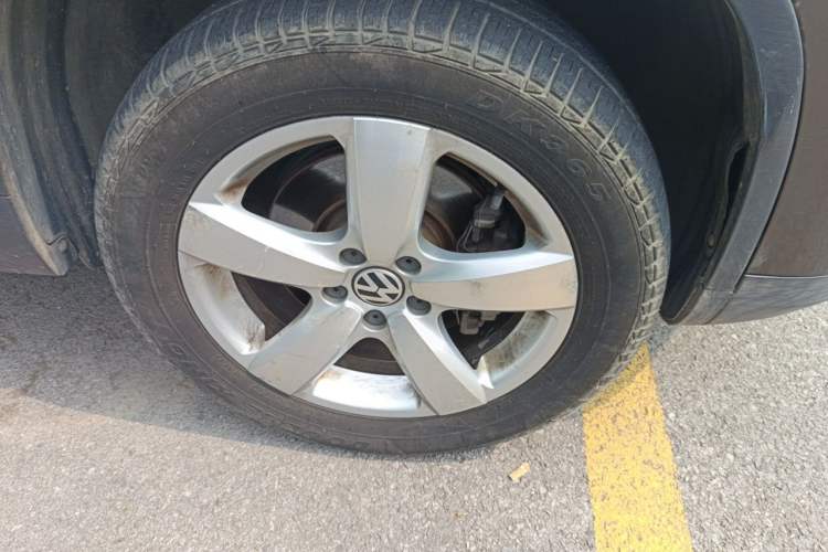 Used Volkswagen Tiguan 2013 1.8TSI Automatic Two-Wheel Drive Trend Edition Right Front Wheel Hub
