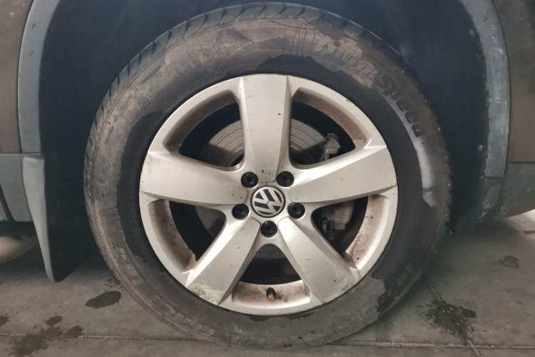 Used Volkswagen Tiguan 2013 1.8 TSI Automatic Two-Wheel Drive Comfort Edition Right Front Wheel Hub