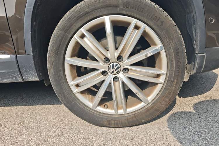 Used Volkswagen Tiguan 2013 2.0 TSI Automatic All-Wheel-Drive Flagship Edition Right Front Wheel Hub