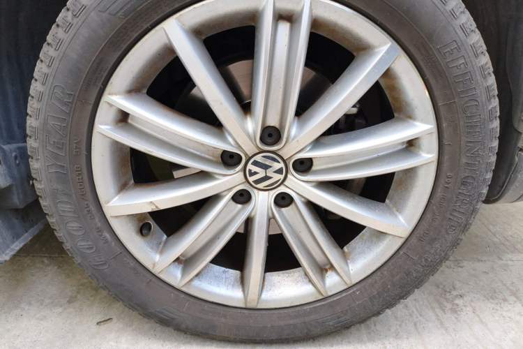 Used Volkswagen Tiguan 2013 1.8TSI Automatic Two-Wheel Drive Luxury Model Right Front Wheel Hub