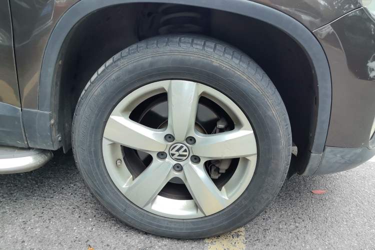 Used Volkswagen Tiguan 2013 1.8 TSI Automatic Two-Wheel Drive Comfort Edition Right Front Wheel Hub