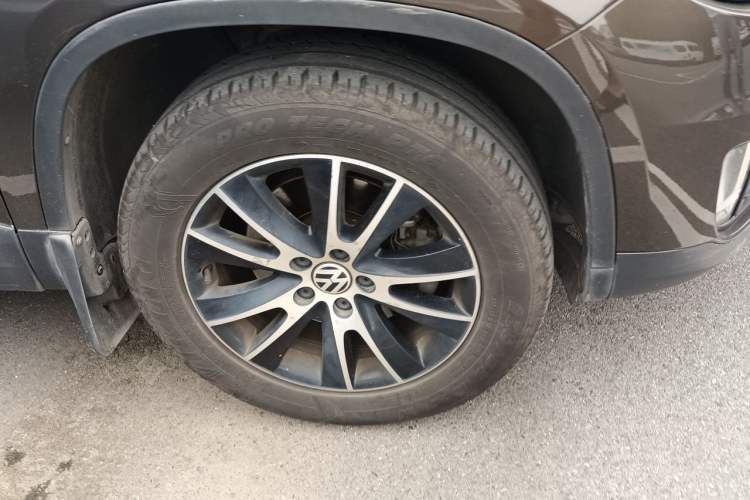 Used Volkswagen Tiguan 2013 1.8TSI Automatic Two-Wheel Drive Luxury Model Right Front Wheel Hub