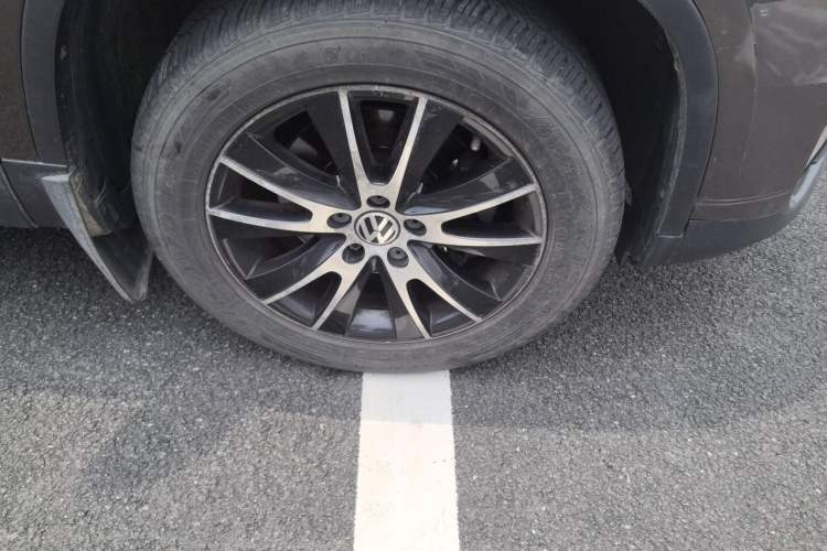 Used Volkswagen Tiguan 2013 1.8TSI Automatic All-Wheel-Drive Comfort Edition Right Front Wheel Hub