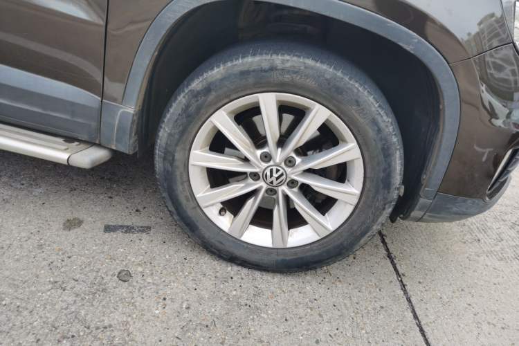 Used Volkswagen Tiguan 2013 1.8 TSI Automatic Two-Wheel Drive Comfort Edition Right Front Wheel Hub