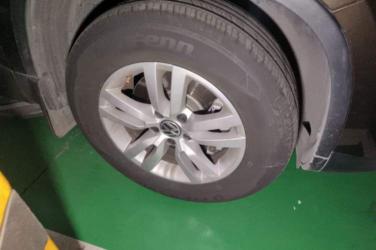 Used Volkswagen Tiguan 2013 1.8TSI Automatic Two-Wheel Drive Trend Edition Right Front Wheel Hub