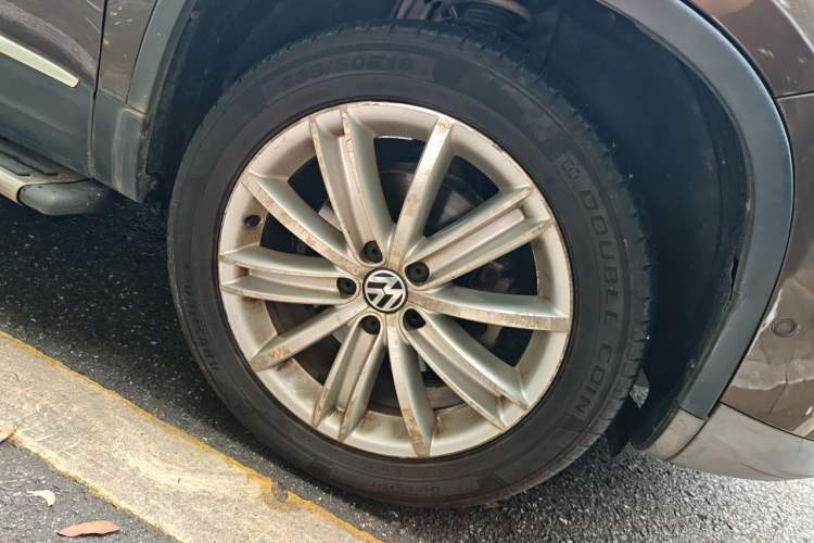 Used Volkswagen Tiguan 2013 2.0 TSI Automatic All-Wheel-Drive Flagship Edition Right Front Wheel Hub