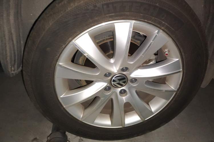 Used Volkswagen Tiguan 2013 1.8TSI Automatic Two-Wheel Drive Luxury Model Right Front Wheel Hub