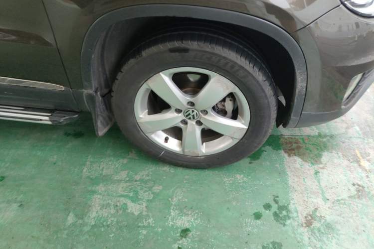 Used Volkswagen Tiguan 2013 1.8 TSI Automatic Two-Wheel Drive Comfort Edition Right Front Wheel Hub