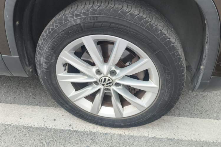 Used Volkswagen Tiguan 2013 1.8 TSI Automatic Two-Wheel Drive Comfort Edition Right Front Wheel Hub
