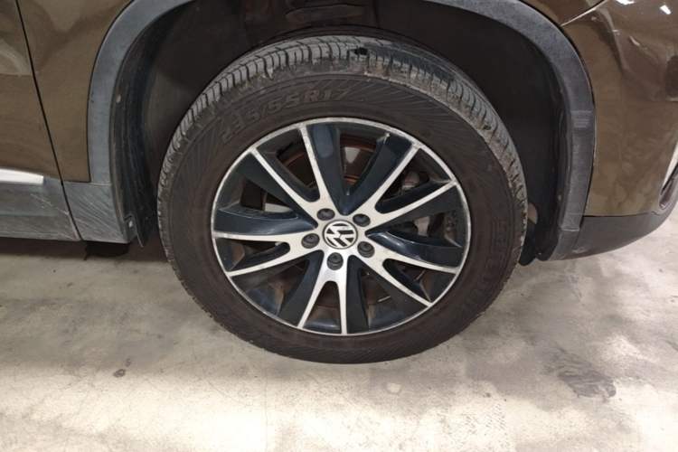 Used Volkswagen Tiguan 2013 1.8TSI Automatic Two-Wheel Drive Luxury Model Right Front Wheel Hub