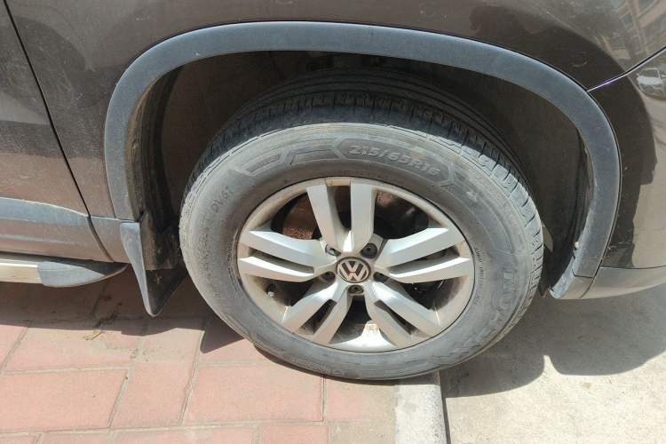 Used Volkswagen Tiguan 2013 1.8TSI Automatic Two-Wheel Drive Trend Edition Right Front Wheel Hub