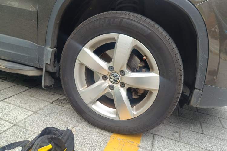 Used Volkswagen Tiguan 2013 1.8TSI Automatic All-Wheel-Drive Comfort Edition Right Front Wheel Hub