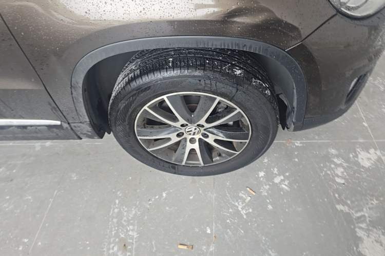 Used Volkswagen Tiguan 2013 1.8TSI Automatic Two-Wheel Drive Luxury Model Right Front Wheel Hub