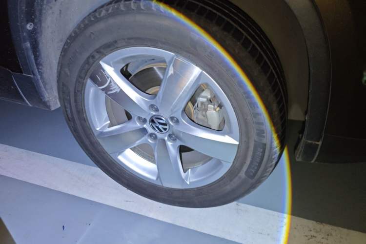 Used Volkswagen Tiguan 2013 1.8 TSI Automatic Two-Wheel Drive Comfort Edition Right Front Wheel Hub