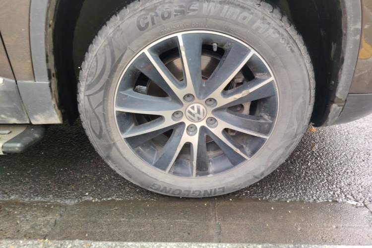 Used Volkswagen Tiguan 2013 1.8TSI Automatic Two-Wheel Drive Luxury Model Right Front Wheel Hub