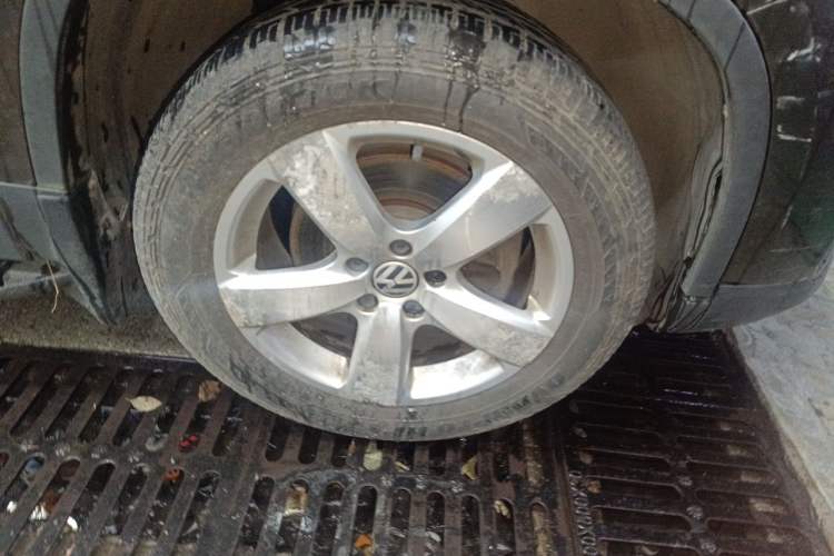 Used Volkswagen Tiguan 2013 1.8TSI Automatic All-Wheel-Drive Comfort Edition Right Front Wheel Hub
