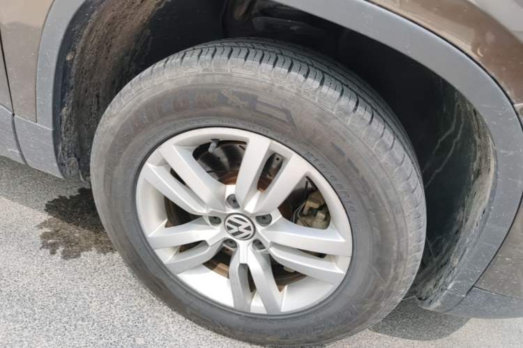 Used Volkswagen Tiguan 2013 1.8TSI Automatic Two-Wheel Drive Trend Edition Right Front Wheel Hub