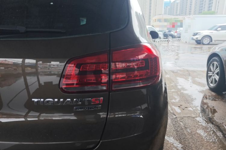 Used Volkswagen Tiguan 2013 1.8 TSI Automatic All-Wheel Drive Luxury Model Right Rear Taillight