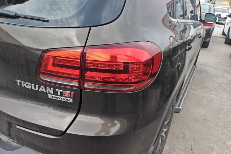 Used Volkswagen Tiguan 2013 1.8 TSI Automatic All-Wheel Drive Luxury Model Right Rear Taillight