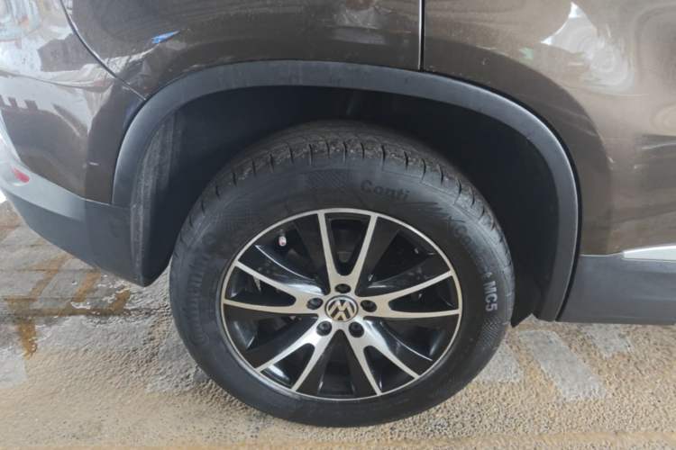 Used Volkswagen Tiguan 2013 1.8 TSI Automatic All-Wheel Drive Luxury Model Right Rear Wheel Hub