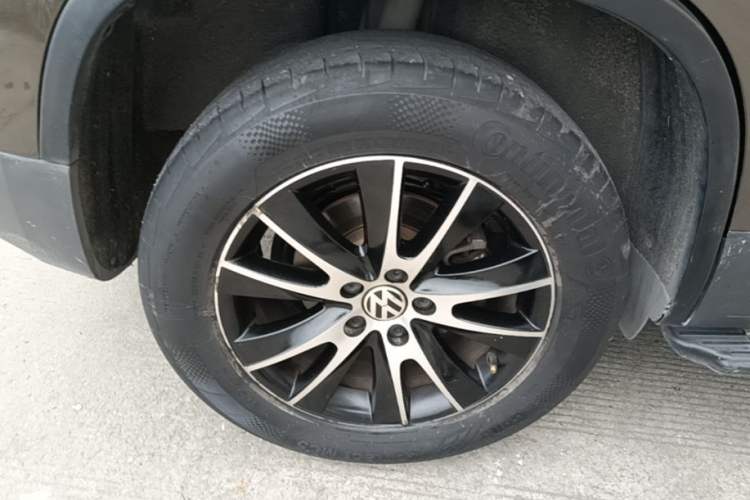 Used Volkswagen Tiguan 2013 2.0 TSI Automatic All-Wheel Drive Luxury Edition Right Rear Wheel Hub