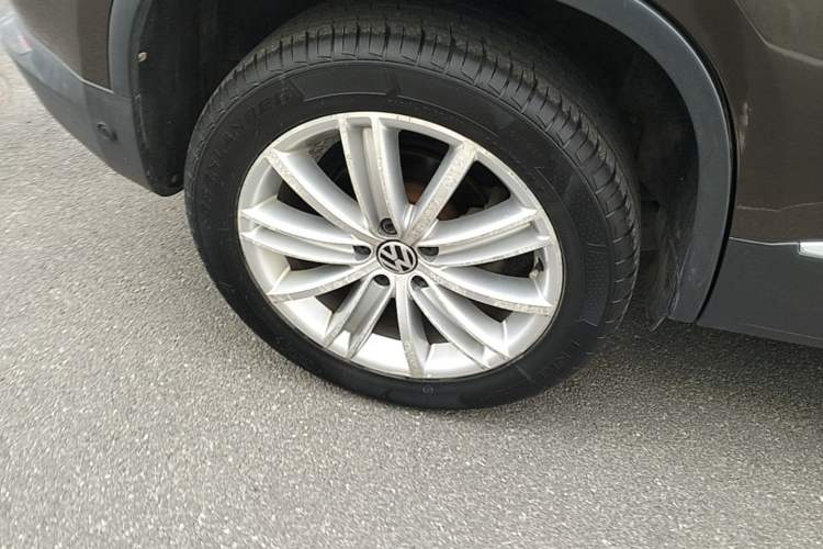 Used Volkswagen Tiguan 2013 2.0 TSI Automatic All-Wheel-Drive Flagship Edition Right Rear Wheel Hub