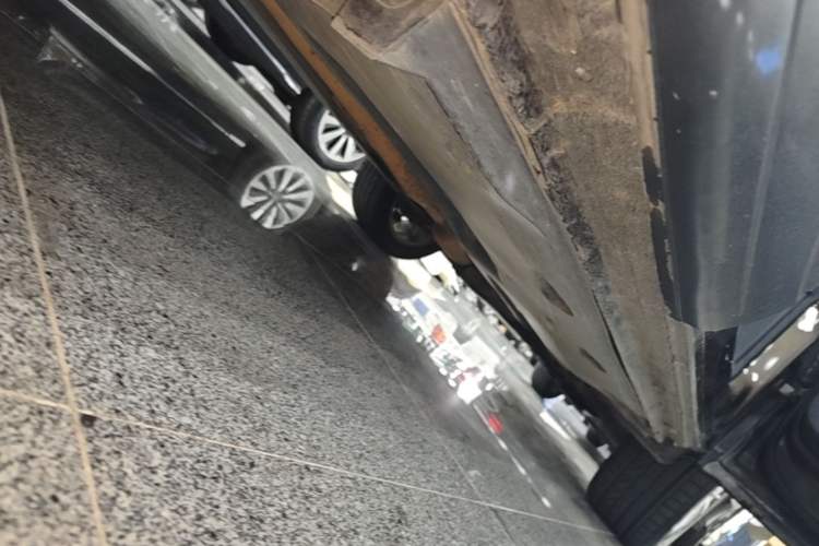 Used Volkswagen Tiguan 2013 2.0 TSI Automatic All-Wheel-Drive Flagship Edition Right Side Sill