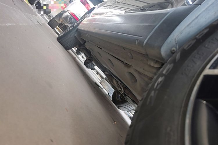 Used Volkswagen Tiguan 2013 2.0 TSI Automatic All-Wheel Drive Luxury Edition Right Side Sill