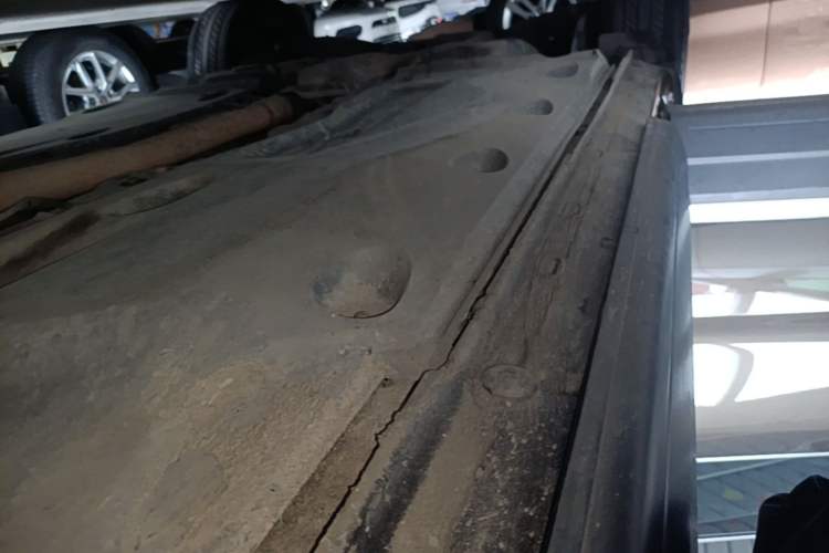 Used Volkswagen Tiguan 2013 1.8 TSI Automatic All-Wheel Drive Luxury Model Right Side Sill