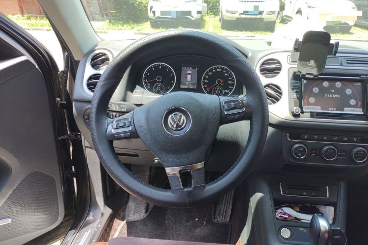 Used Volkswagen Tiguan 2013 2.0 TSI Automatic All-Wheel-Drive Flagship Edition Steering Wheel