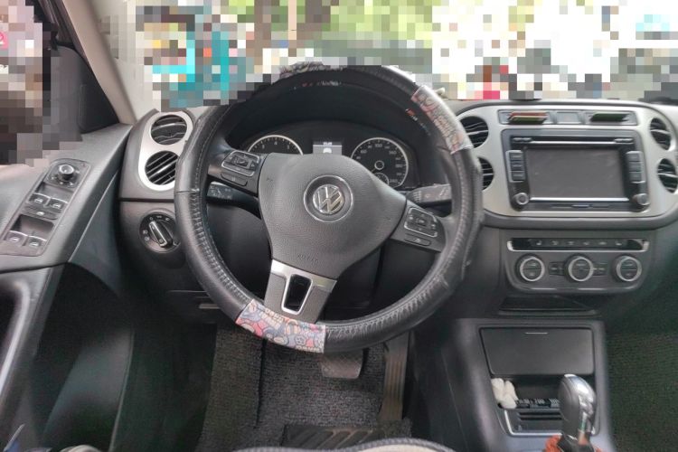 Used Volkswagen Tiguan 2013 1.8 TSI Automatic All-Wheel Drive Luxury Model Steering Wheel