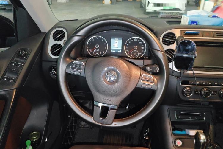 Used Volkswagen Tiguan 2013 2.0 TSI Automatic All-Wheel-Drive Flagship Edition Steering Wheel