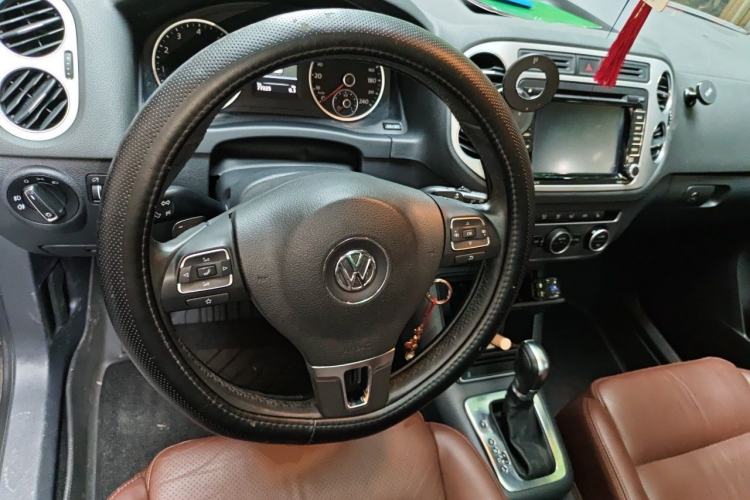 Used Volkswagen Tiguan 2013 1.8TSI Automatic Two-Wheel Drive Luxury Model Steering Wheel