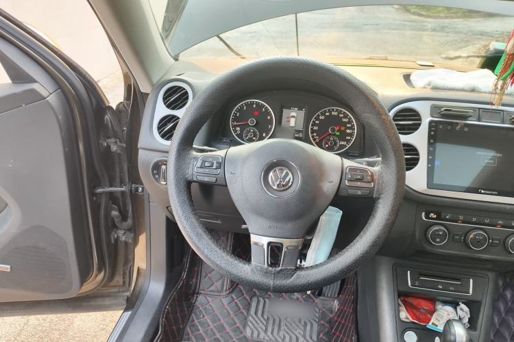 Used Volkswagen Tiguan 2013 2.0 TSI Automatic All-Wheel-Drive Flagship Edition Steering Wheel