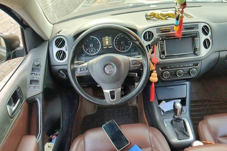 Used Volkswagen Tiguan 2013 1.8 TSI Automatic All-Wheel Drive Luxury Model Steering Wheel