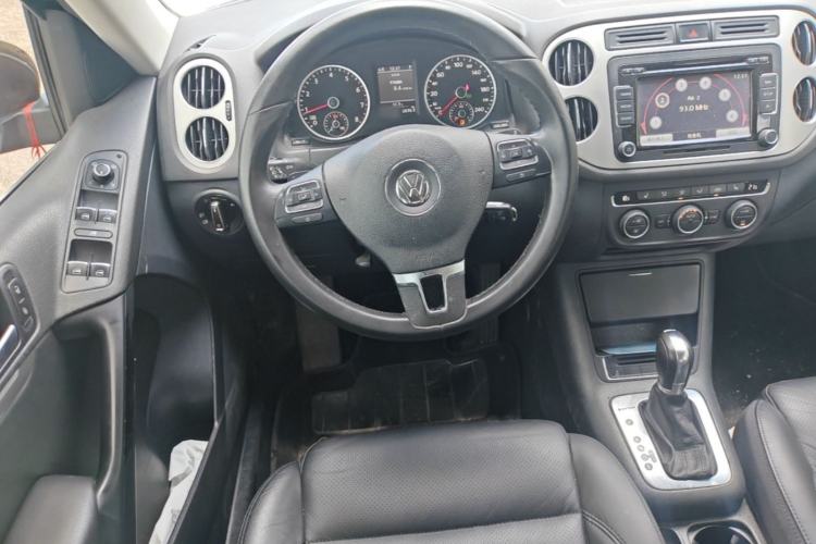 Used Volkswagen Tiguan 2013 1.8 TSI Automatic All-Wheel Drive Luxury Model Steering Wheel
