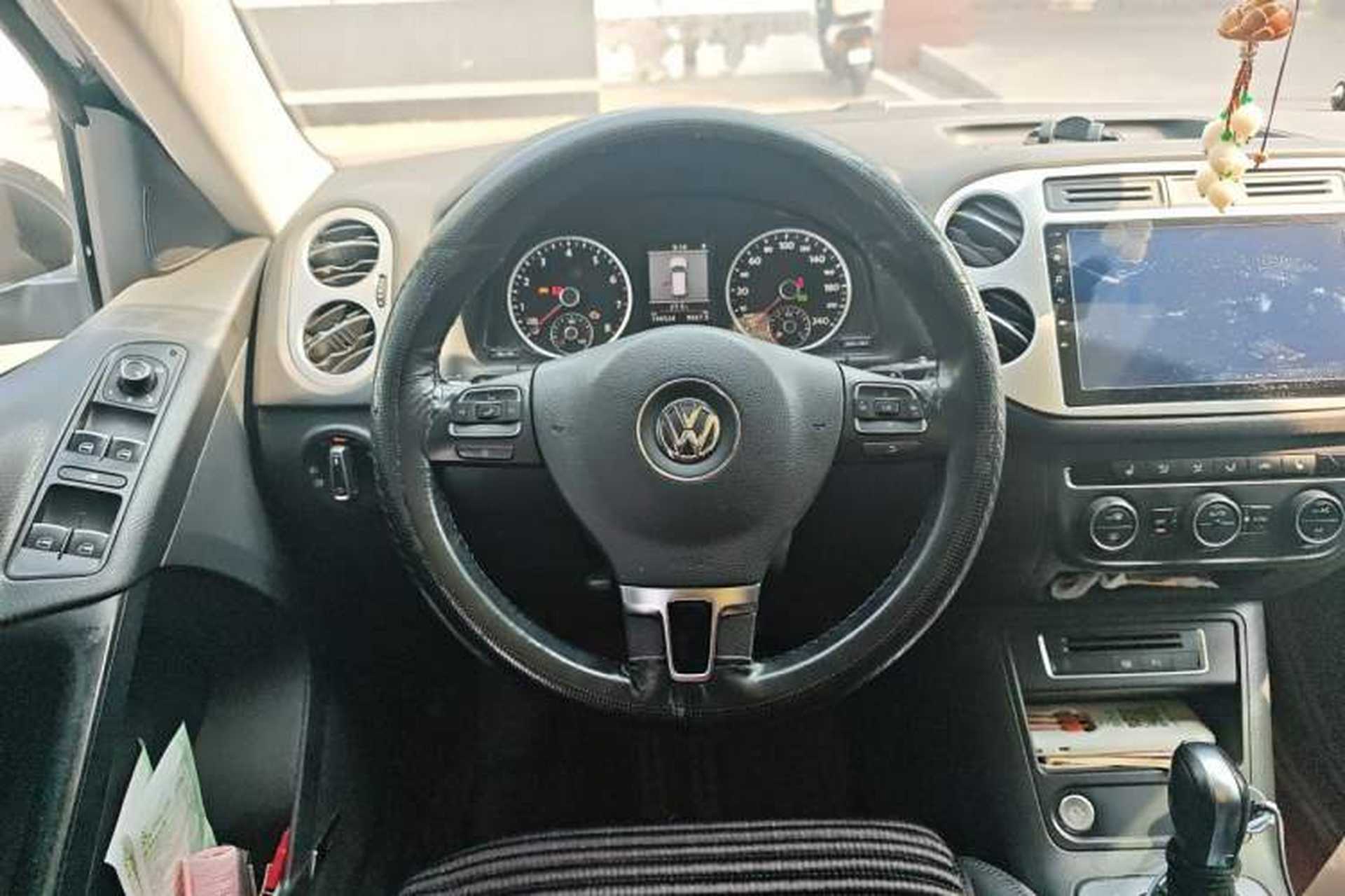 Used Volkswagen Tiguan 2013 2.0 TSI Automatic All-Wheel-Drive Flagship Edition Steering Wheel