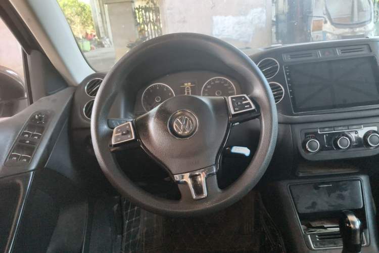 Used Volkswagen Tiguan 2013 1.8TSI Automatic Two-Wheel Drive Trend Edition Steering Wheel
