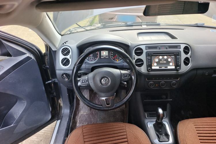 Used Volkswagen Tiguan 2013 2.0 TSI Automatic All-Wheel Drive Luxury Edition Steering Wheel