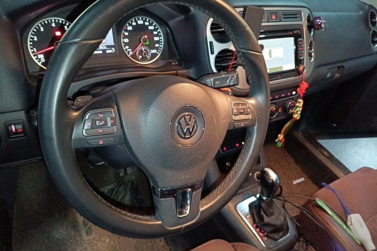 Used Volkswagen Tiguan 2013 2.0 TSI Automatic All-Wheel-Drive Flagship Edition Steering Wheel