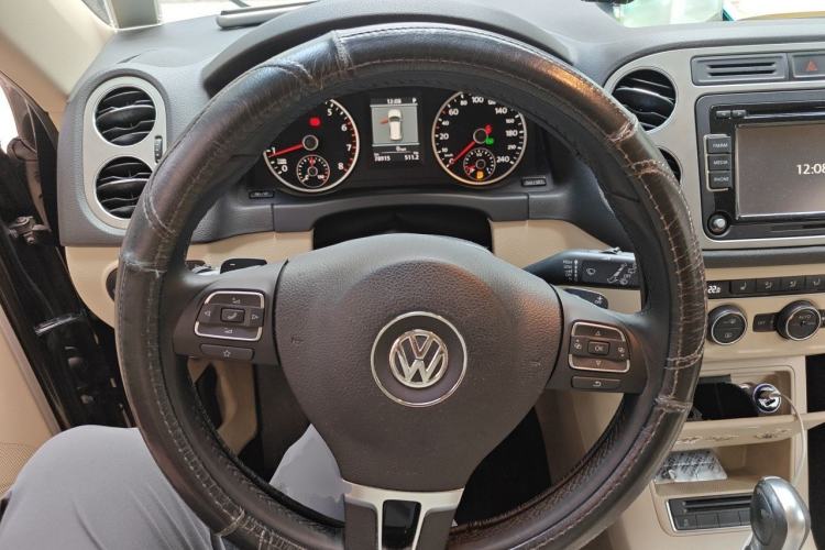 Used Volkswagen Tiguan 2013 1.8TSI Automatic Two-Wheel Drive Luxury Model Steering Wheel