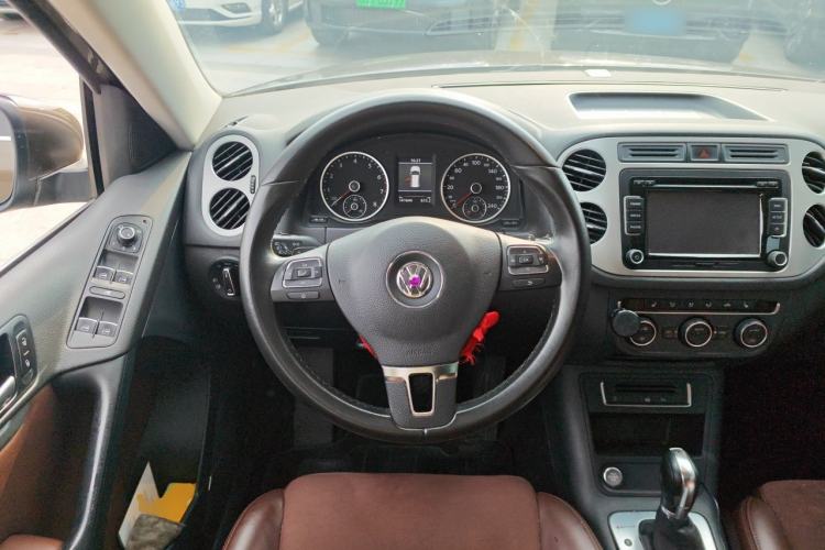 Used Volkswagen Tiguan 2013 2.0 TSI Automatic All-Wheel-Drive Flagship Edition Steering Wheel