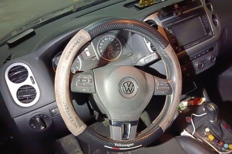 Used Volkswagen Tiguan 2013 2.0 TSI Automatic All-Wheel-Drive Flagship Edition Steering Wheel