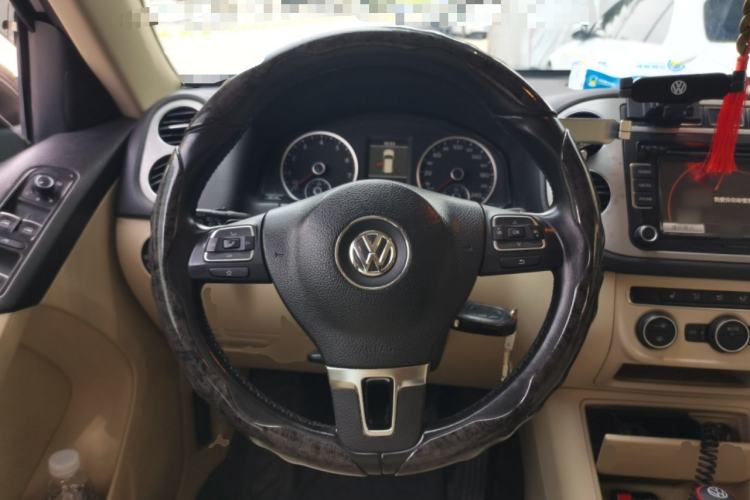 Used Volkswagen Tiguan 2013 1.8 TSI Automatic All-Wheel Drive Luxury Model Steering Wheel