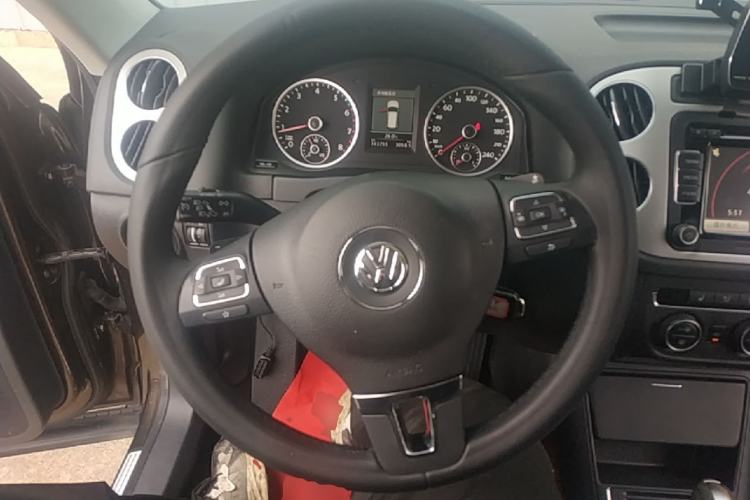 Used Volkswagen Tiguan 2013 1.8TSI Automatic Two-Wheel Drive Luxury Model Steering Wheel